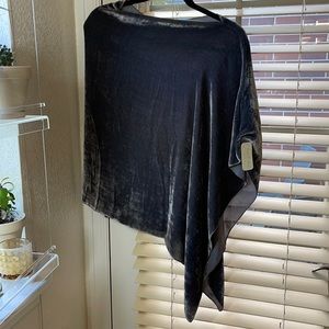 Dana Herbert Poncho